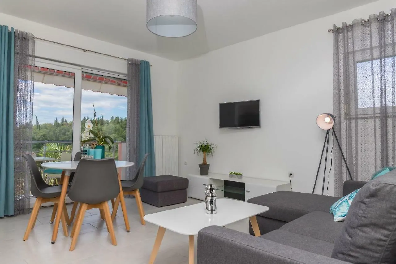 Apartments Zorica Dramalj